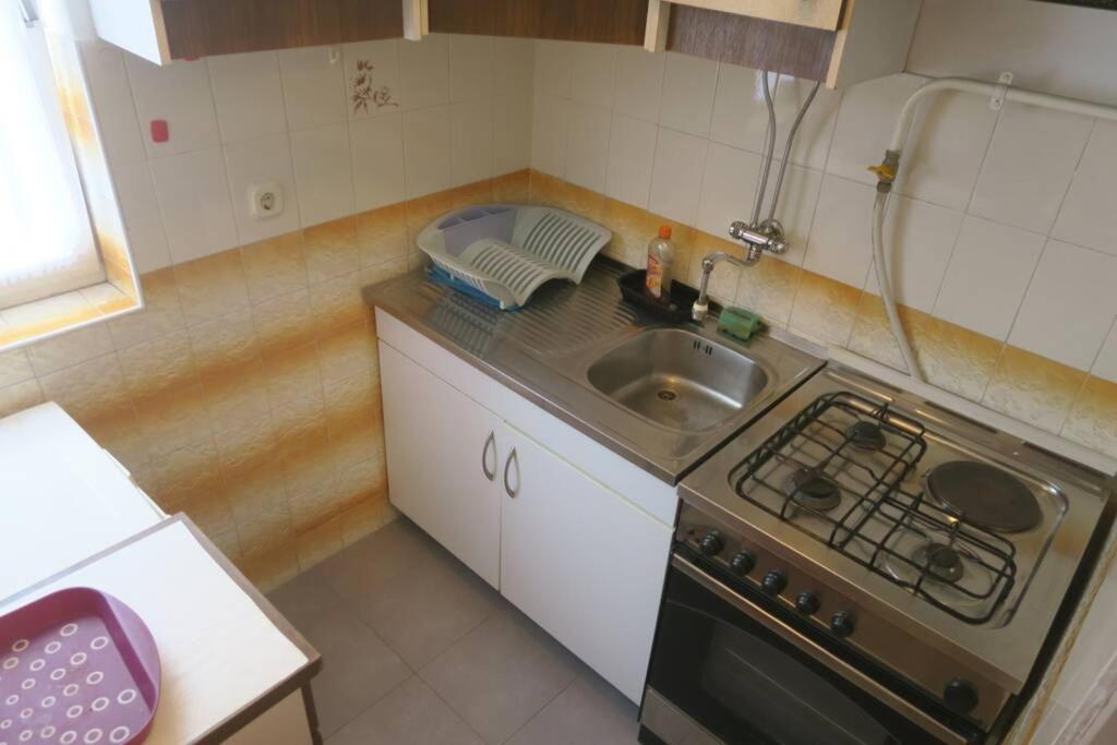 Cozy Apartment Alma, Two Steps From The Sea เมดูลิน ภายนอก รูปภาพ